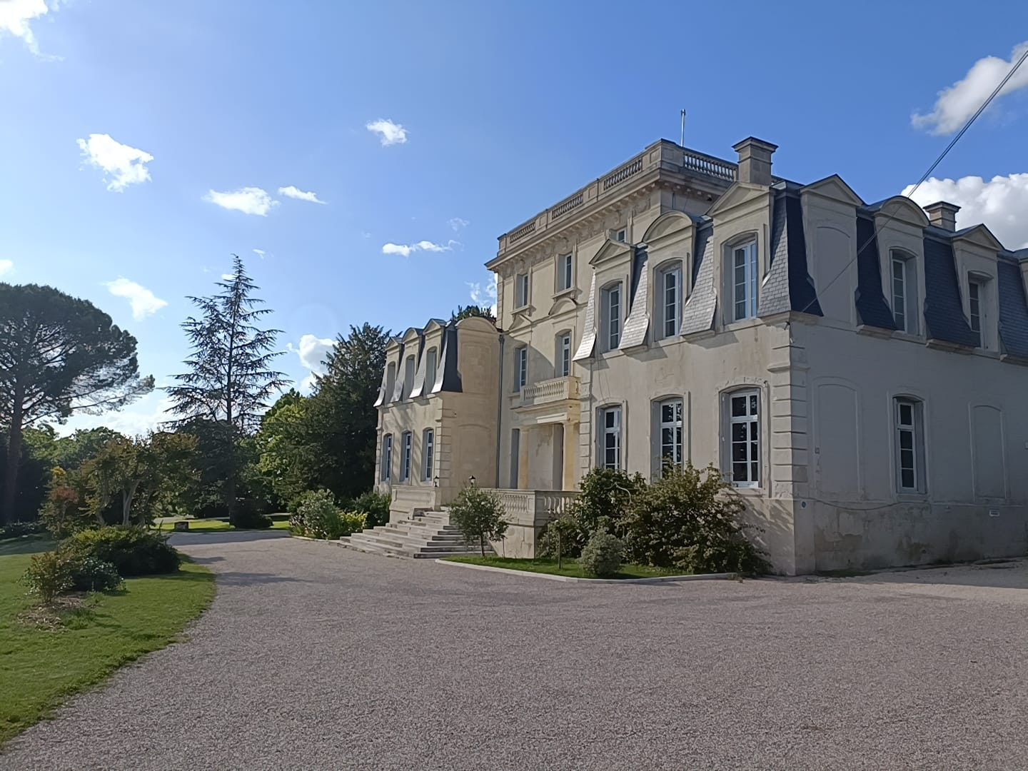 Entrée du Domaine de Peyreguilhot