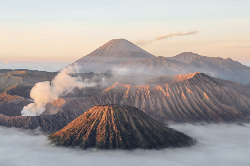 Lever de soleil sur le mont Bromo